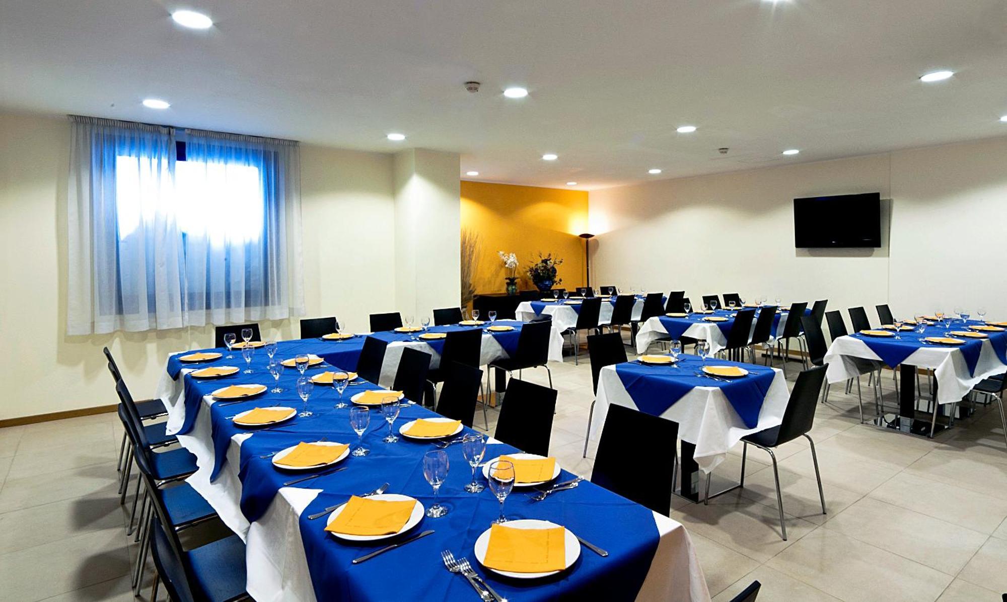City Hotel & Suites Фолиньо Экстерьер фото
