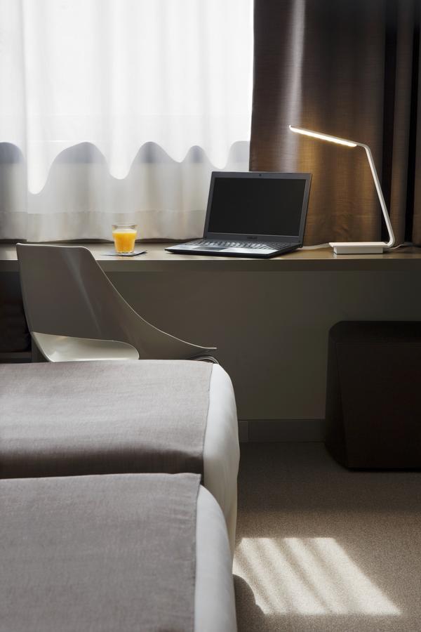 City Hotel & Suites Фолиньо Экстерьер фото