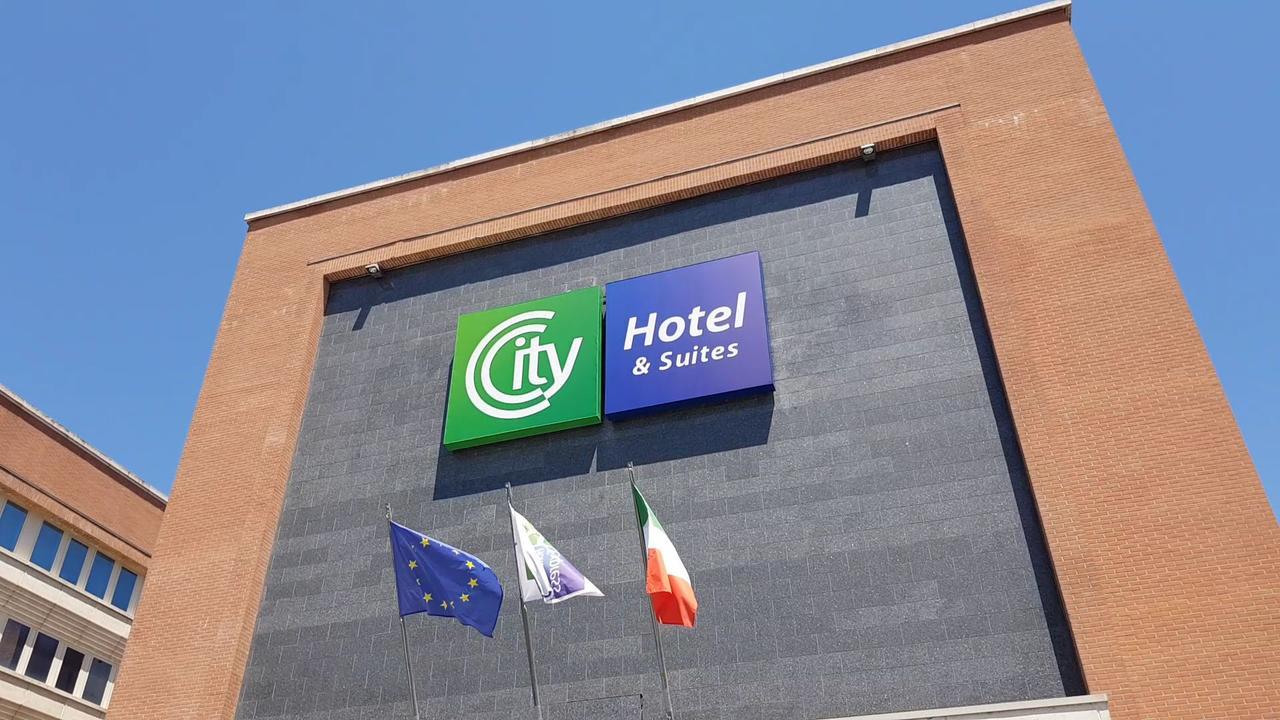 City Hotel & Suites Фолиньо Экстерьер фото