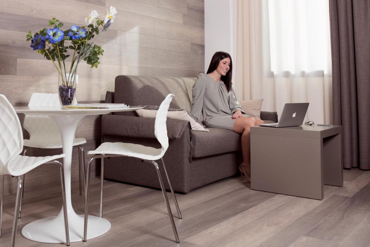 City Hotel & Suites Фолиньо Экстерьер фото